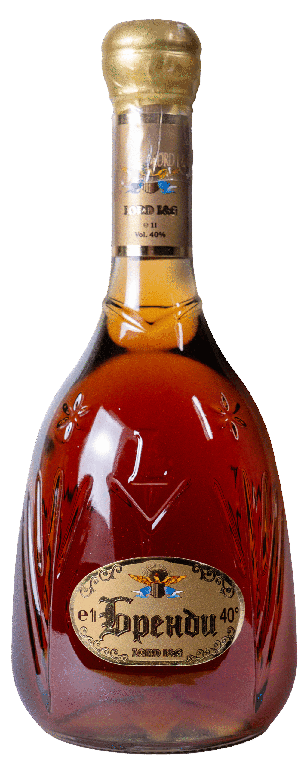 Rich amber-colored Lorpard 40% liquor in ornate glass bottle with decorative label.